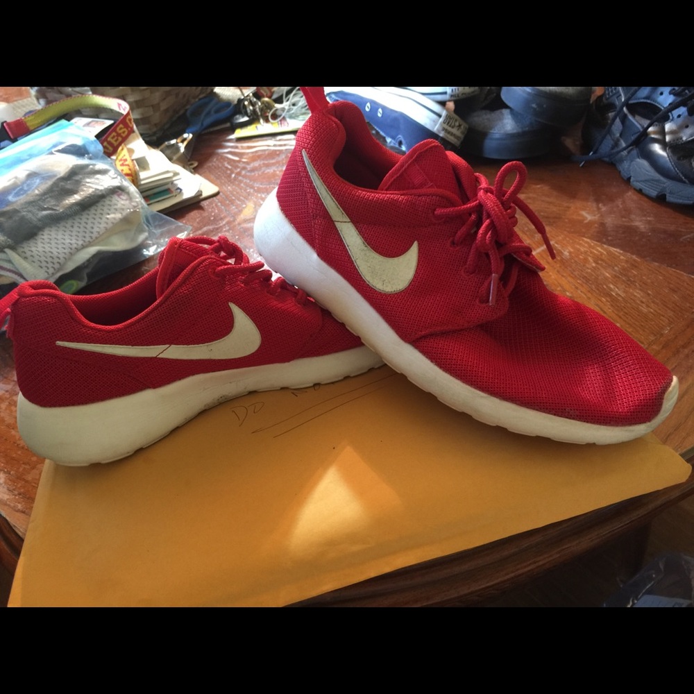 NIKE